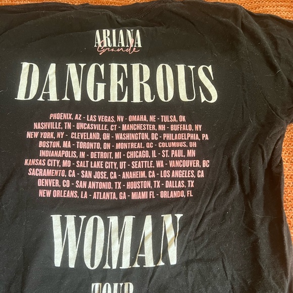 Ariana grande dangerous woman tour t shirt - Picture 2 of 2